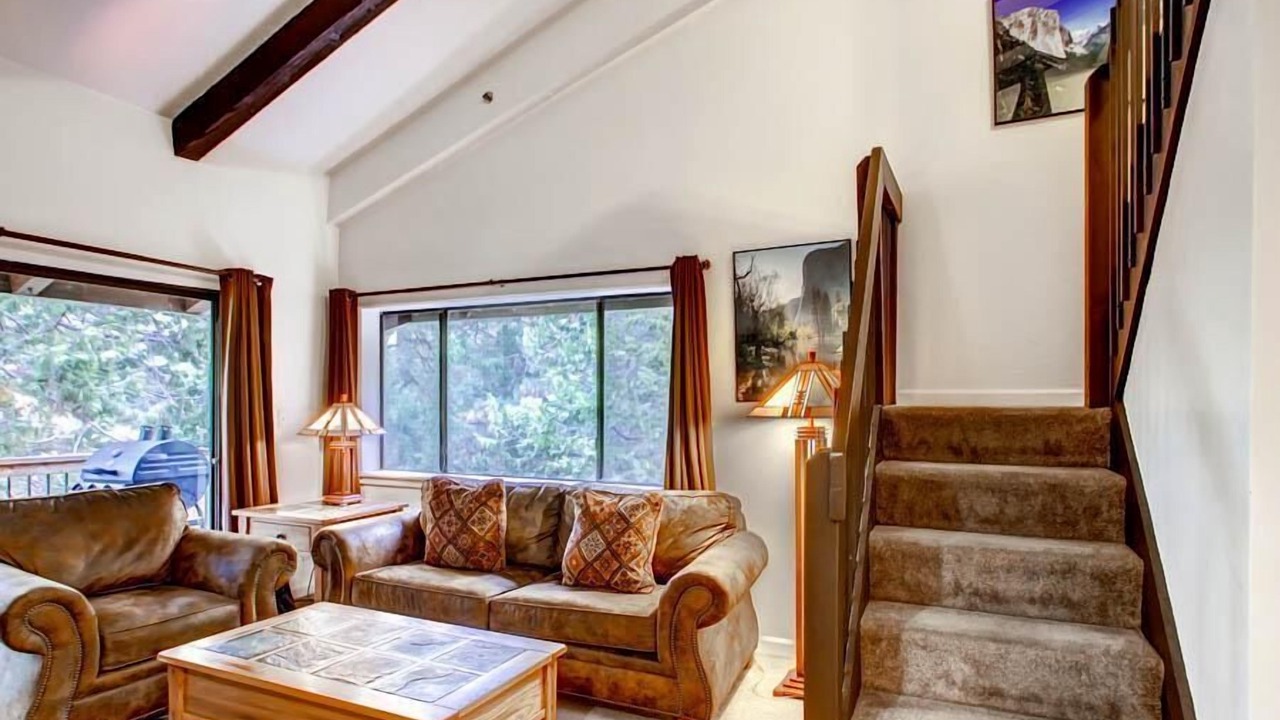 Photo of Livingroom in Yosemite West
