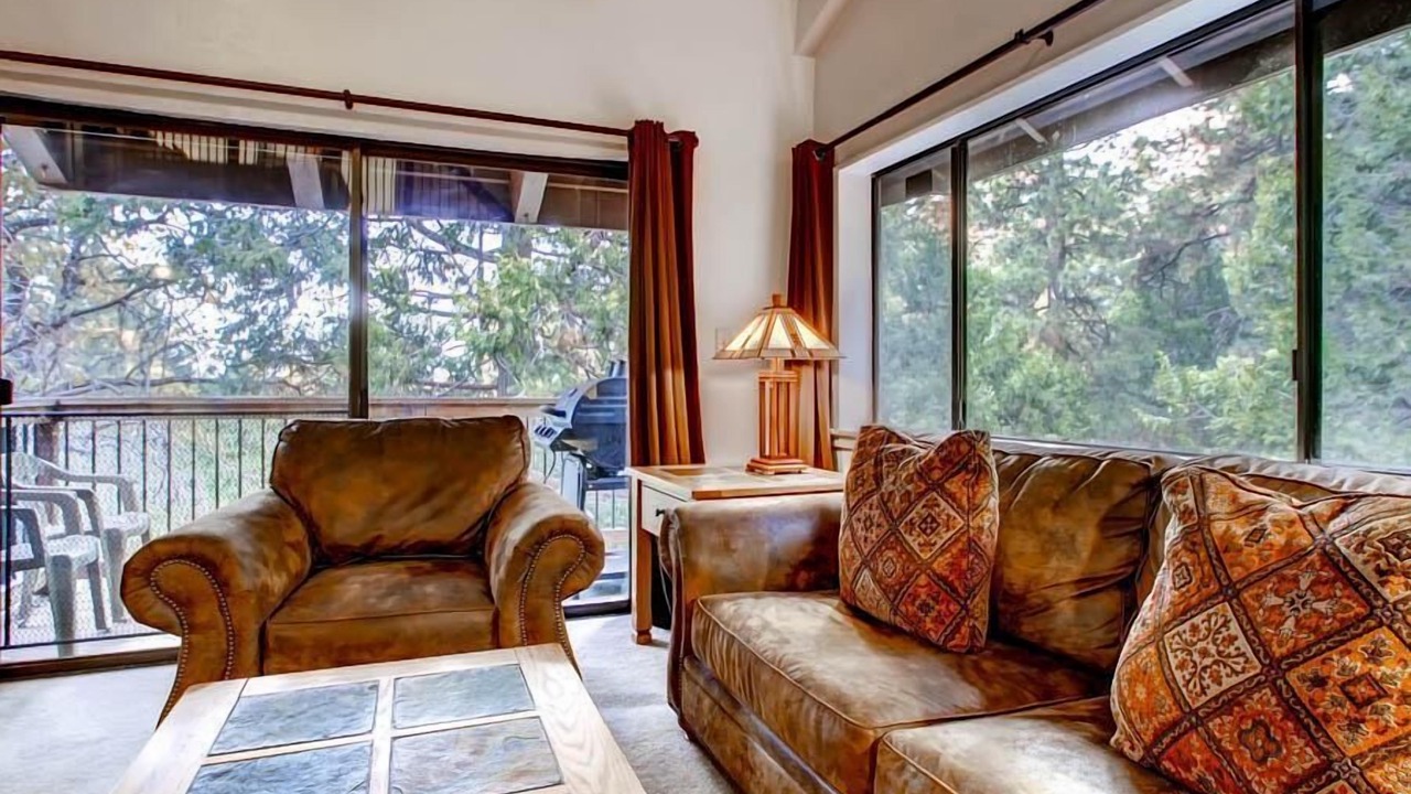 Photo of Livingroom in Yosemite West