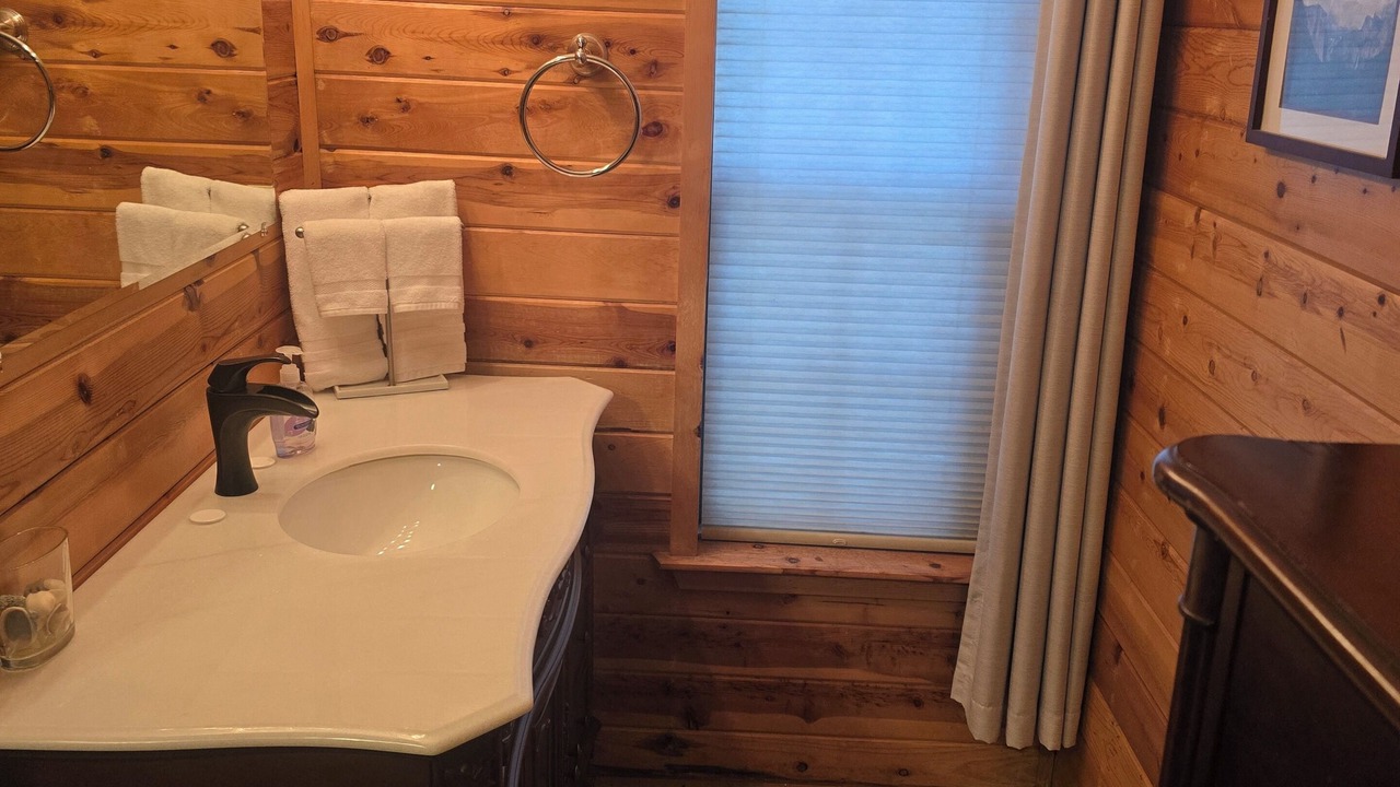 Photo of Bathroom in Shingletown