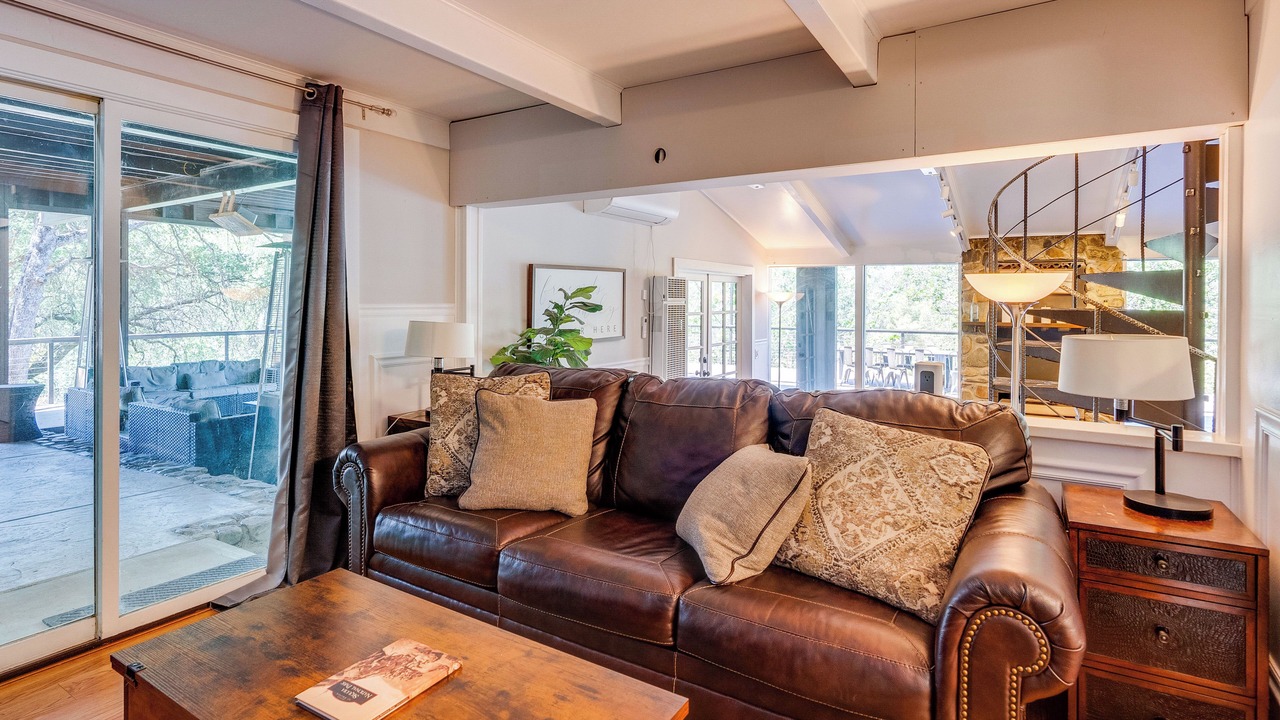 Photo of Livingroom in Kaweah