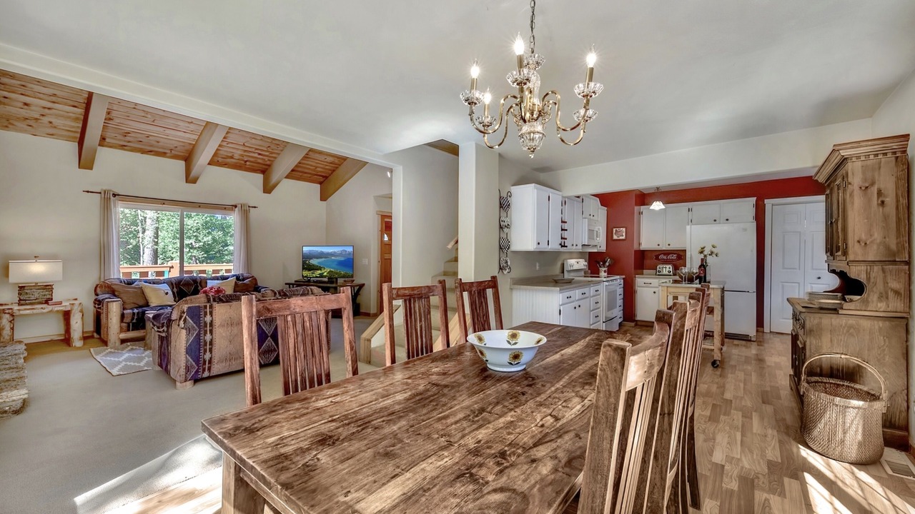Photo of Bedroom in Lake Forest