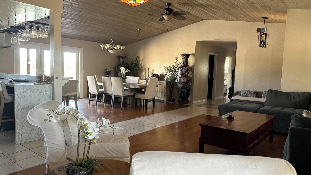 Photo of Bedroom in Los Olivos