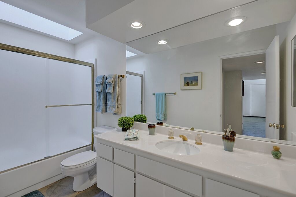 Photo of Bathroom in Landau Manor