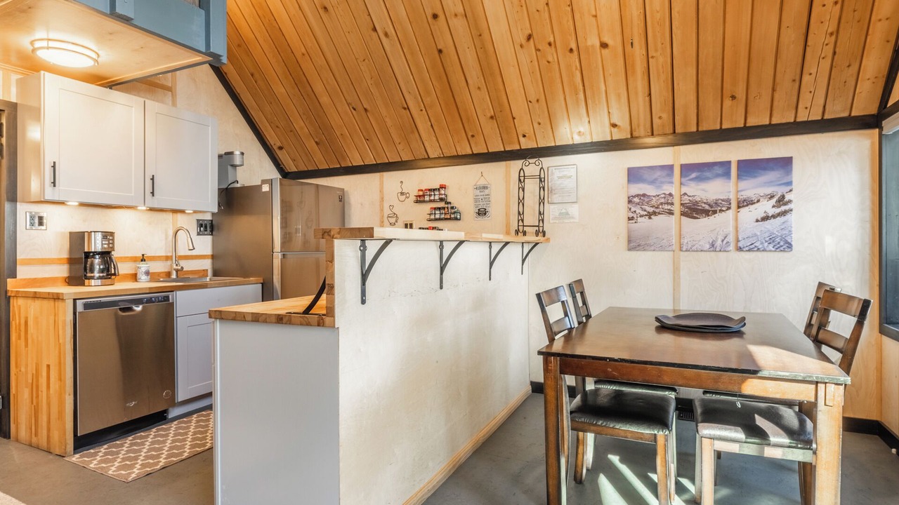 Photo of Bedroom in Mammoth Lakes