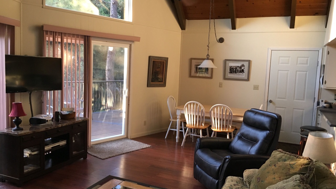 Photo of Livingroom in Groveland