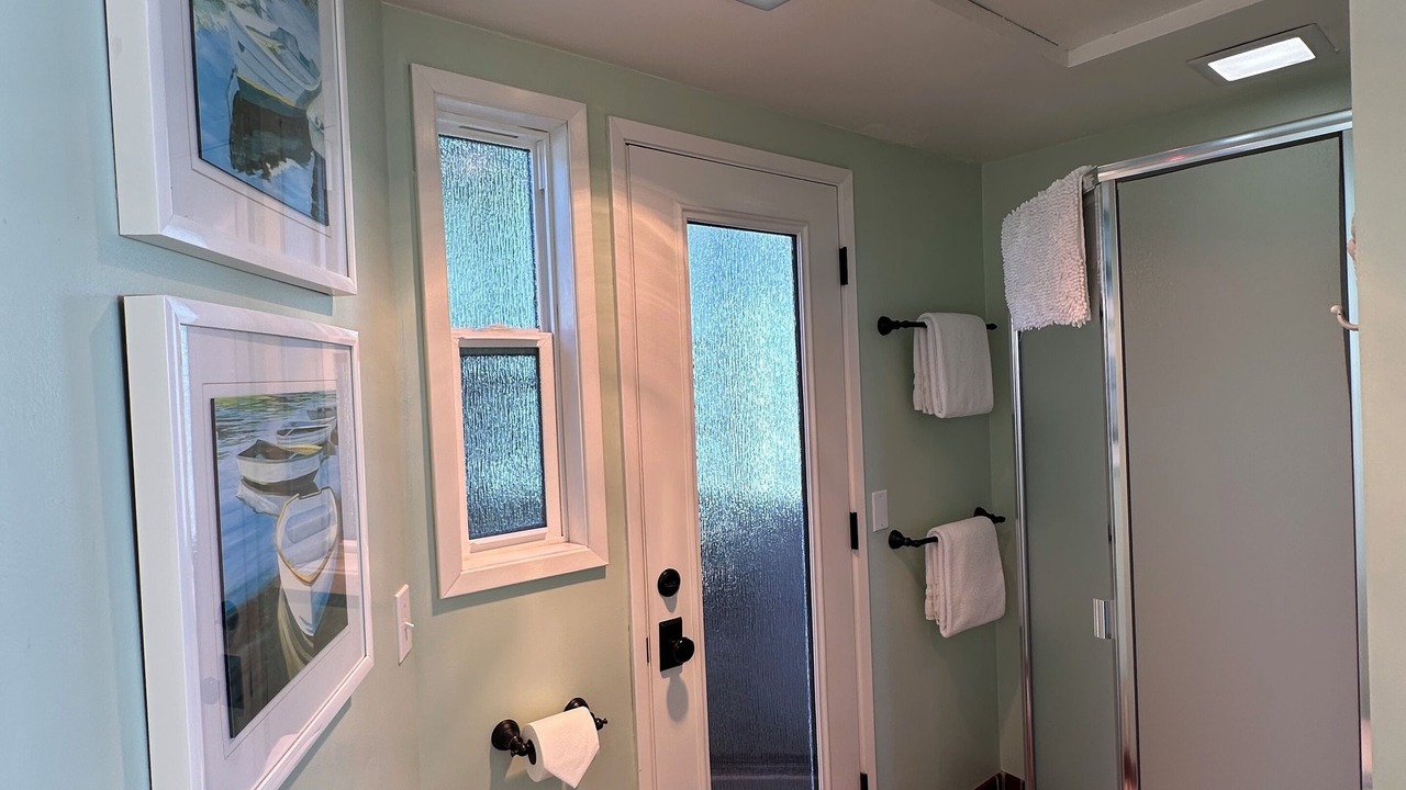 Photo of Bathroom in Caspar