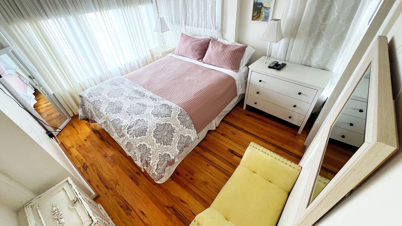 Photo of Bedroom in Village of La Jolla