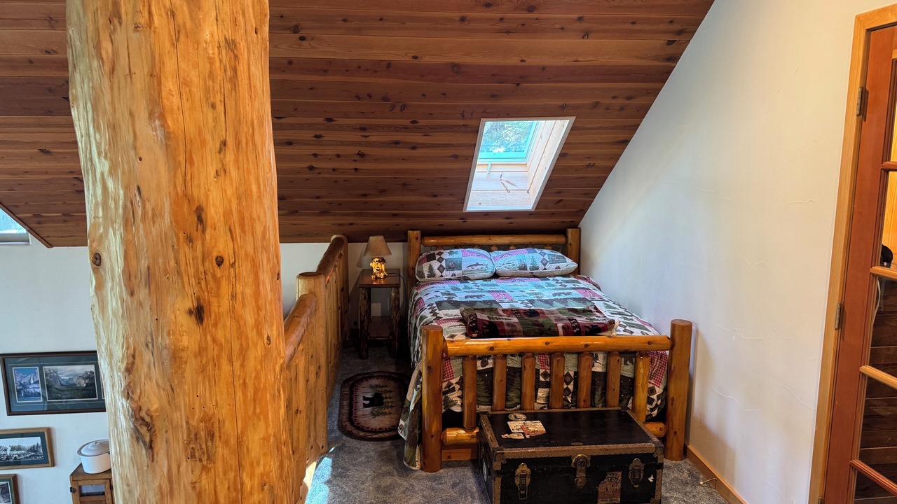 Photo of Bedroom in Sugar Pine