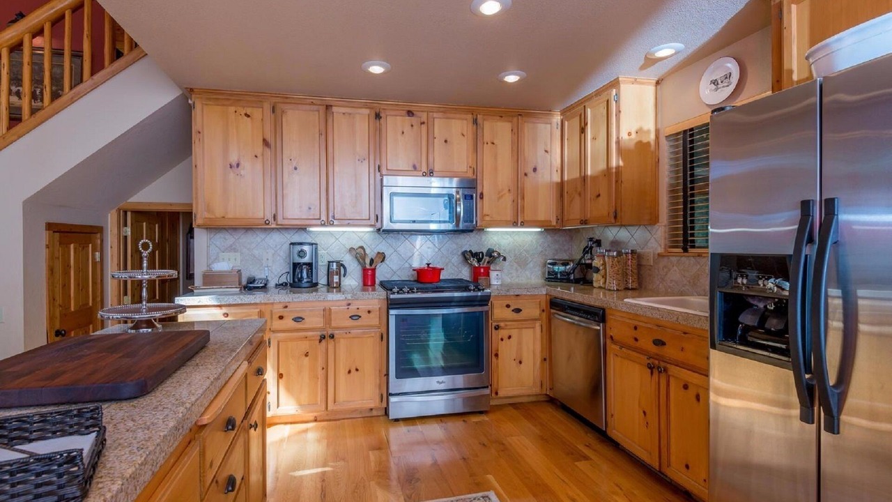 Photo of Kitchen in Shaver Lake
