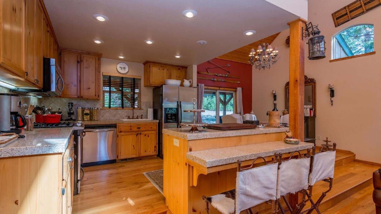 Photo of Kitchen in Shaver Lake
