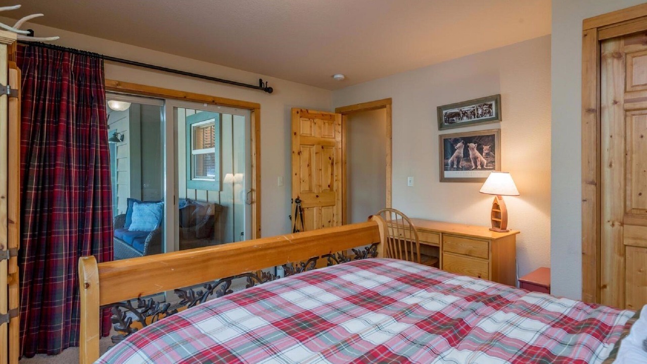 Photo of Bedroom in Shaver Lake