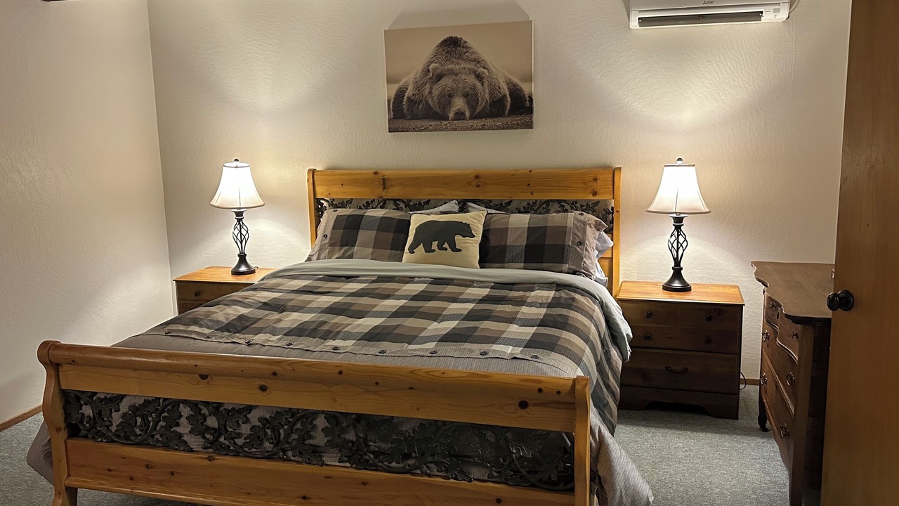 Photo of Bedroom in Groveland