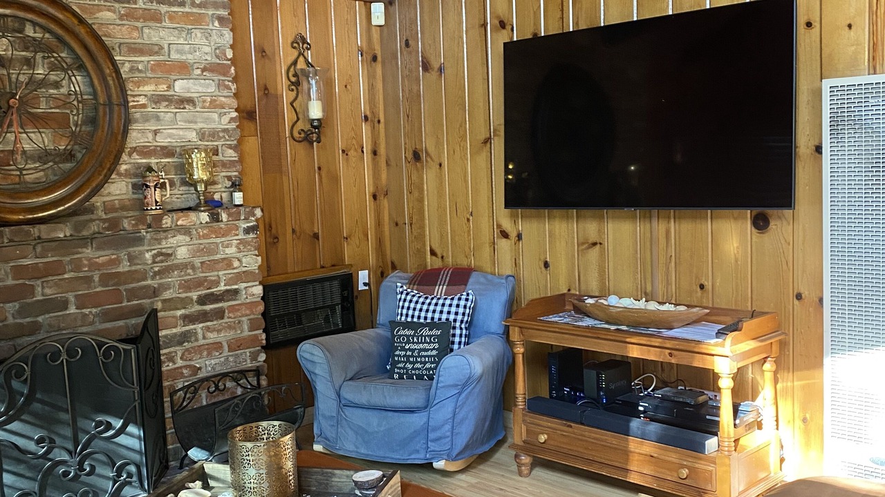 Photo of Livingroom in Bass Lake