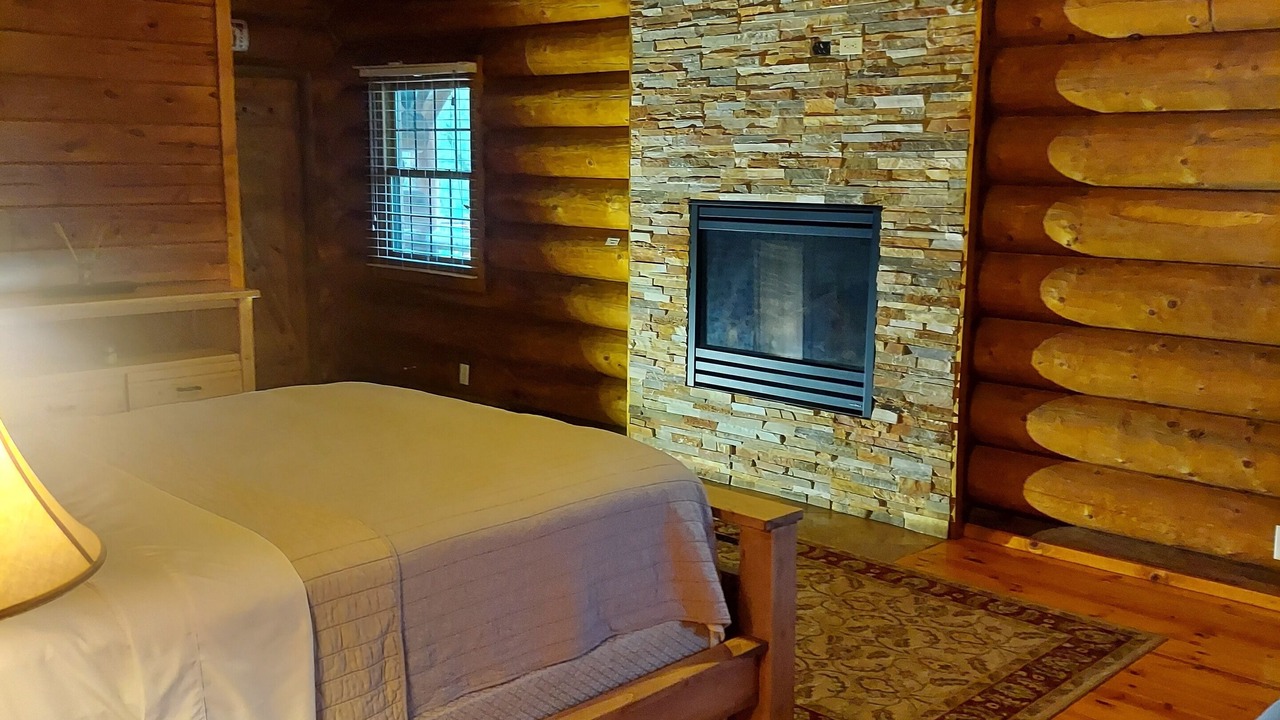 Photo of Bedroom in Catheys Valley
