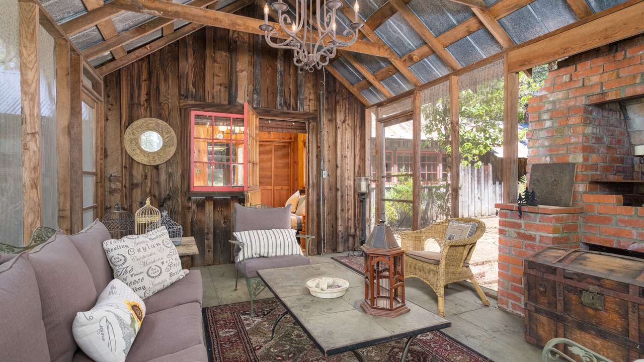 Photo of Livingroom in Fair Play