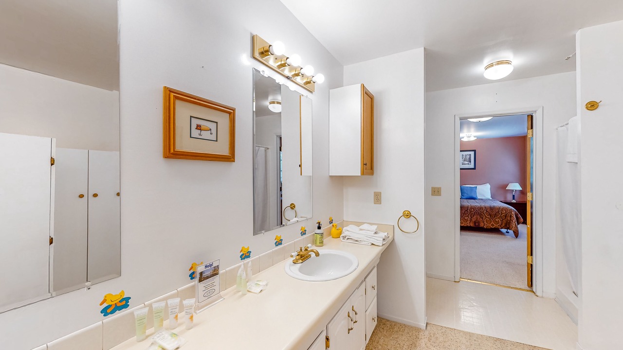 Photo of Bathroom in Groveland