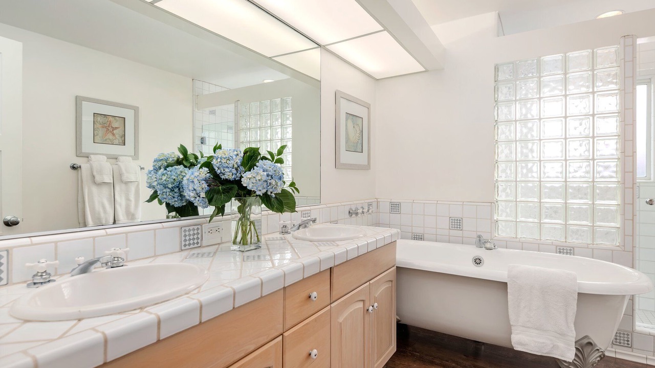 Photo of Bathroom in East Beach