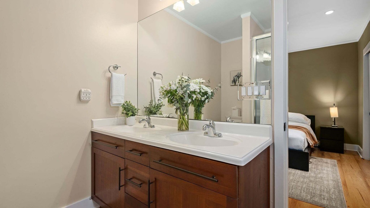 Photo of Bathroom in Oak Park