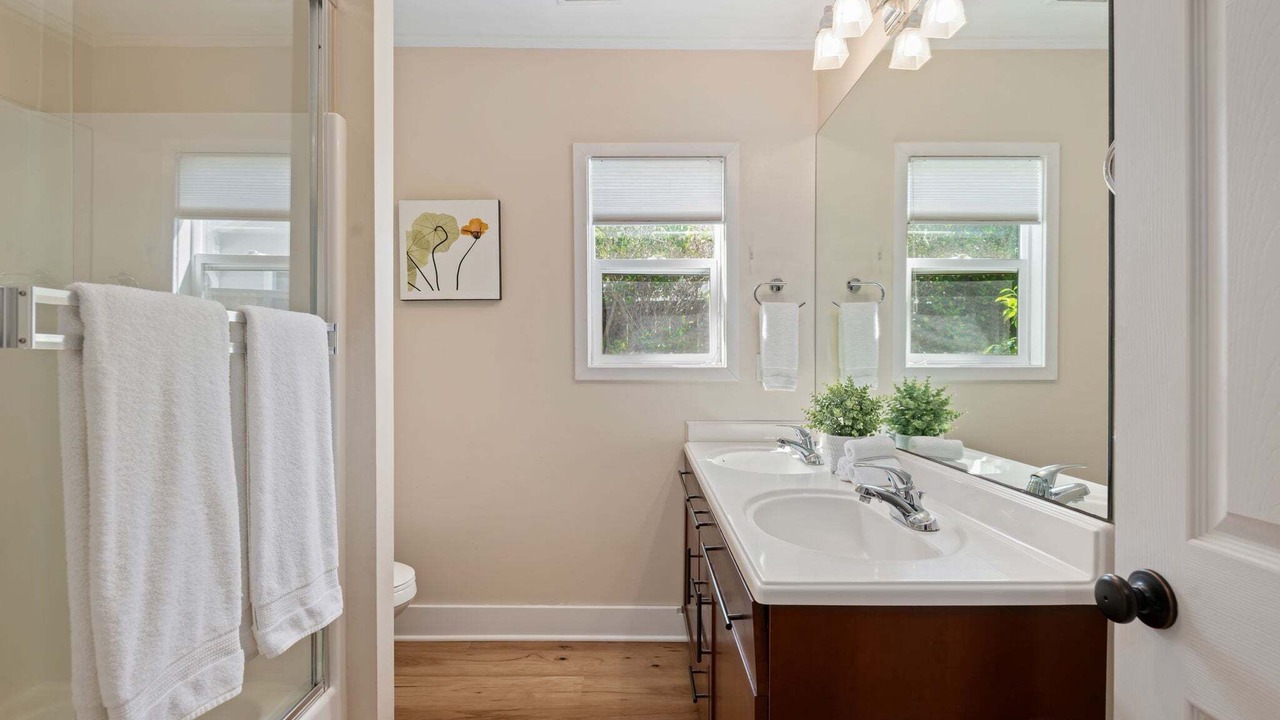 Photo of Bathroom in Oak Park