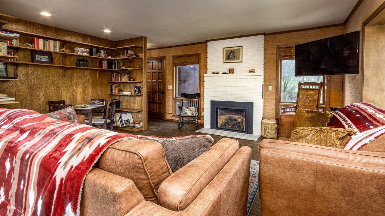 Photo of Livingroom in Three Rivers