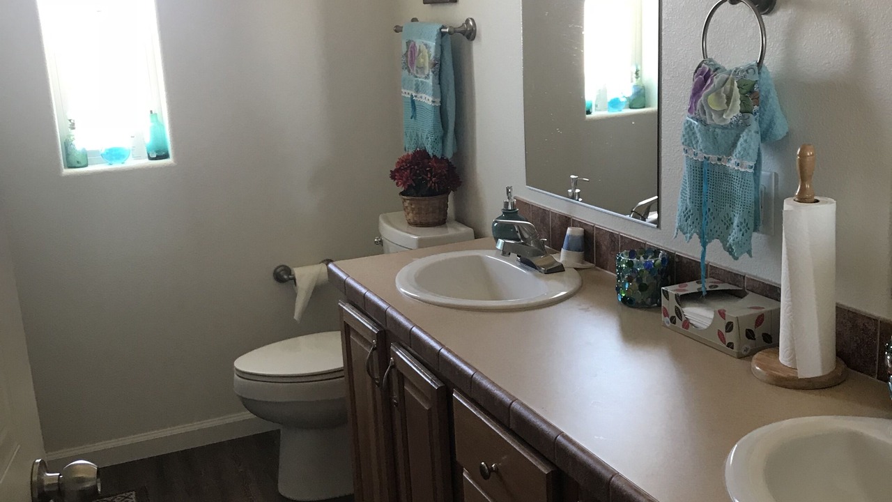 Photo of Bathroom in Crystal