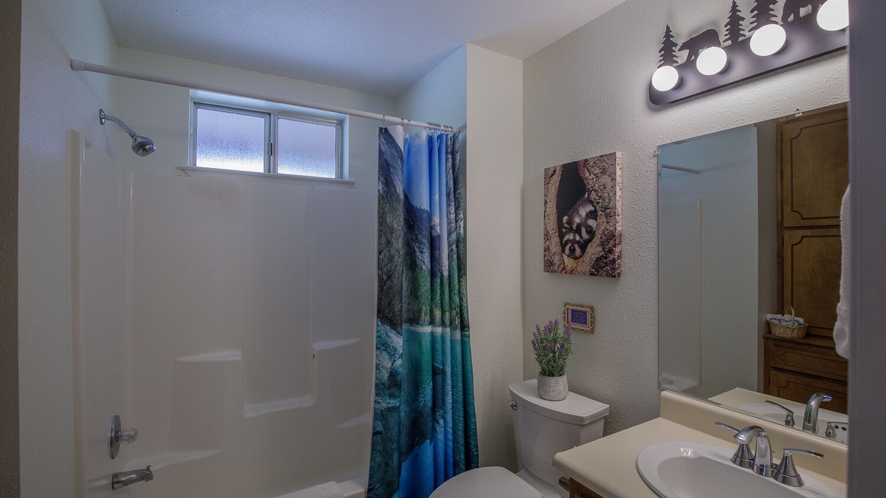 Photo of Bathroom in Mariposa