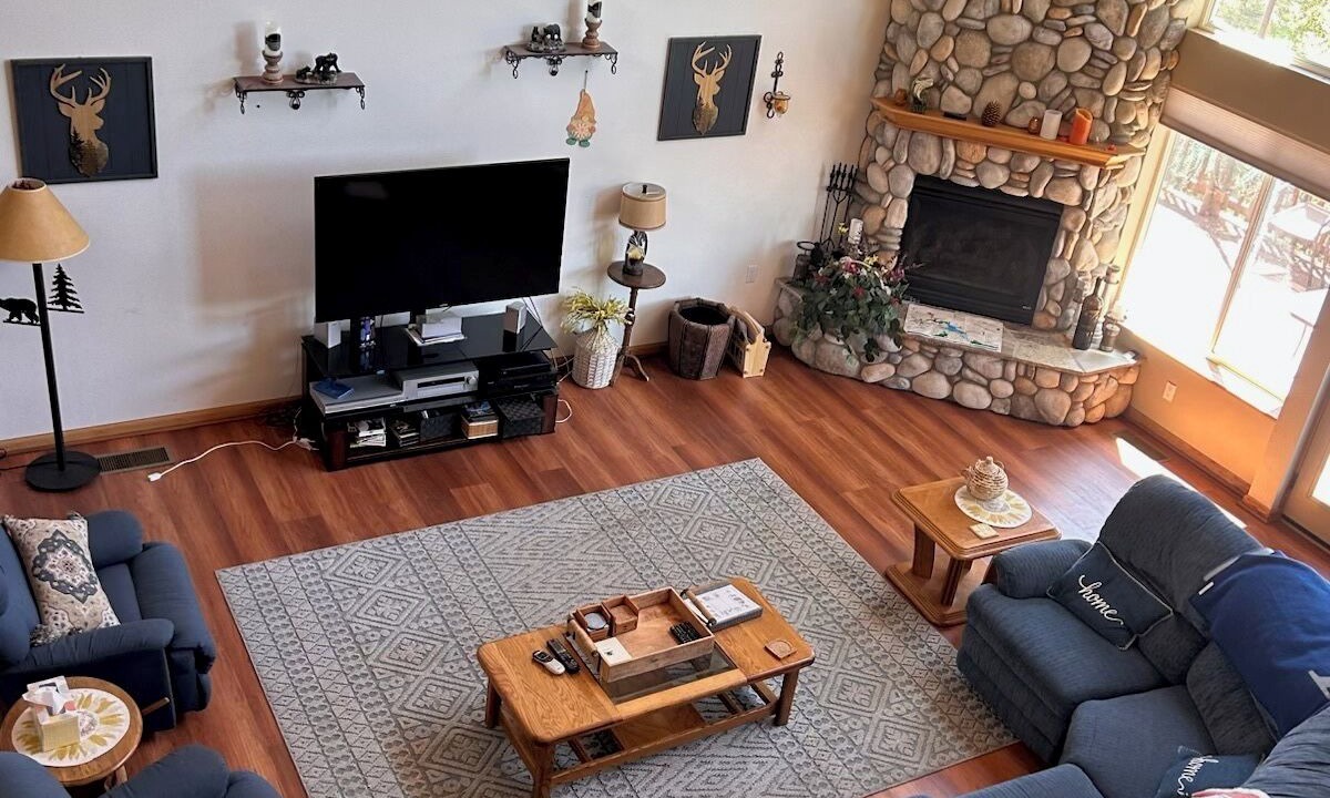 Photo of Livingroom in Groveland