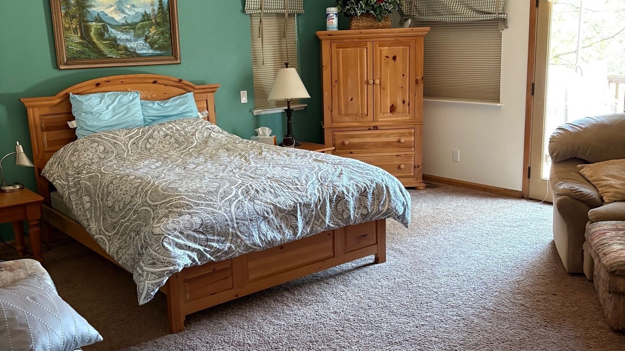 Photo of Bedroom in Groveland