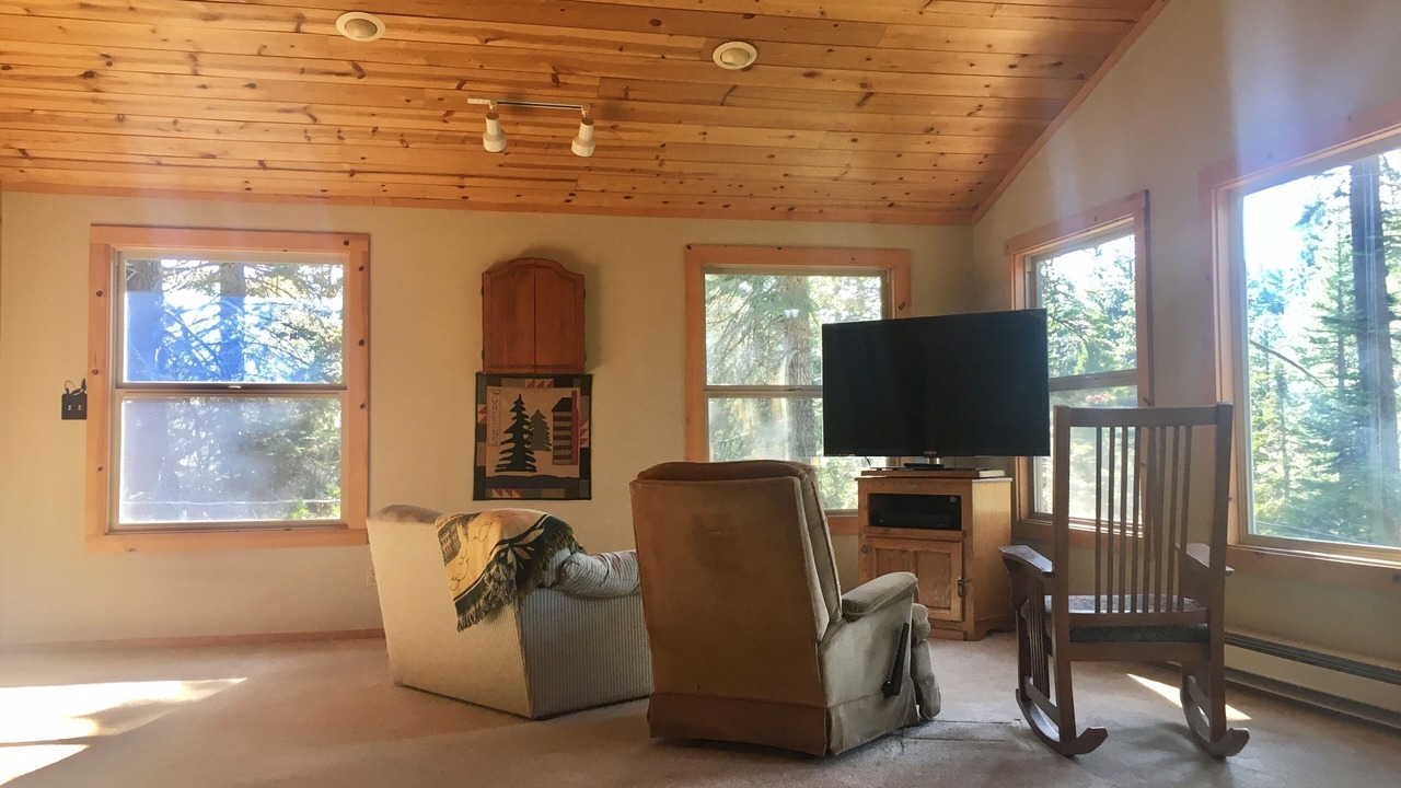Photo of Livingroom in Strawberry
