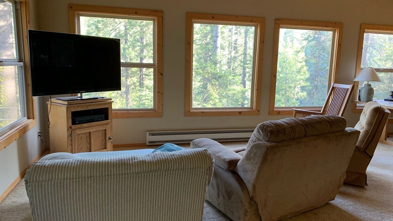 Photo of Livingroom in Strawberry