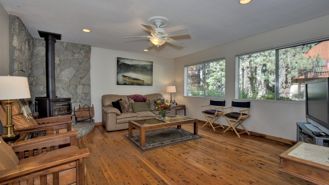 Photo of Livingroom in Truckee