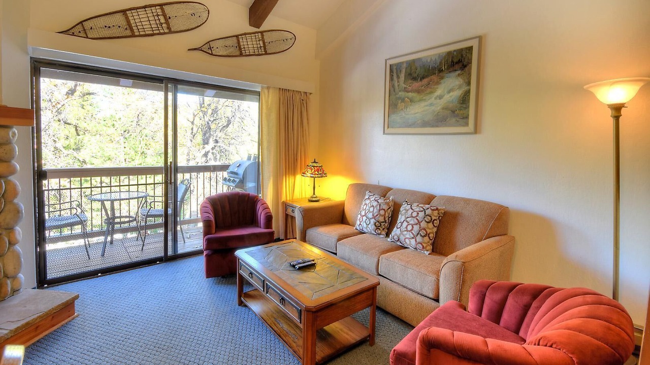 Photo of Livingroom in Yosemite West