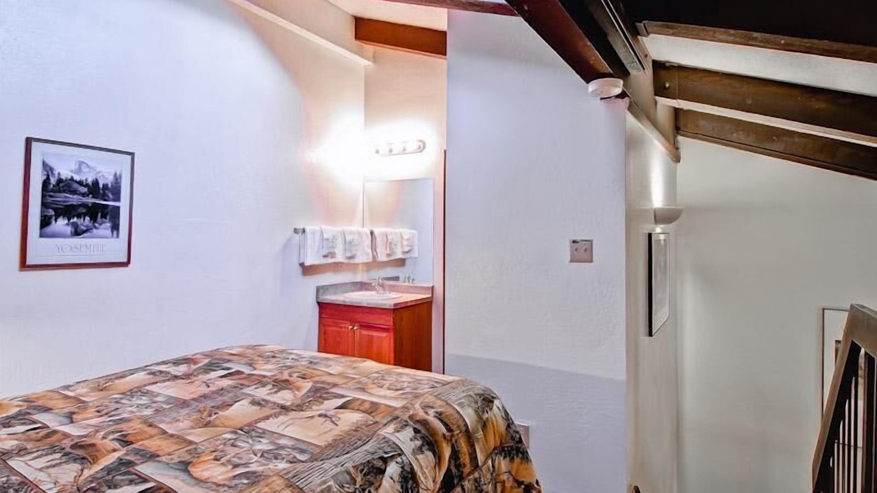 Photo of Bedroom in Yosemite West