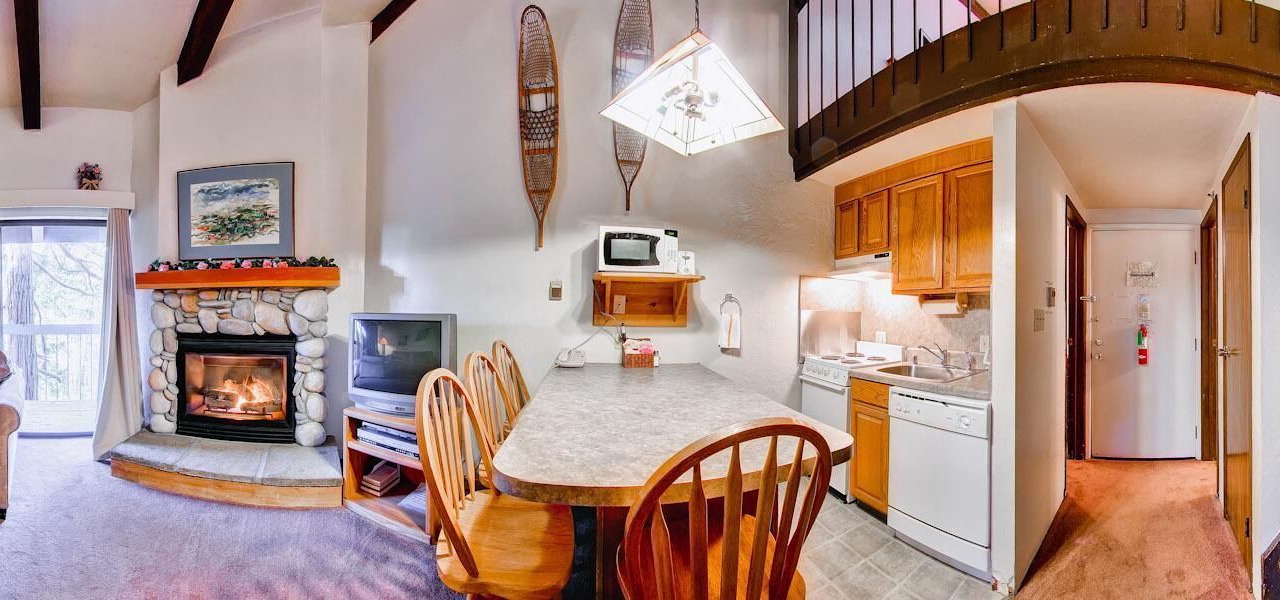 Photo of Livingroom in Yosemite West