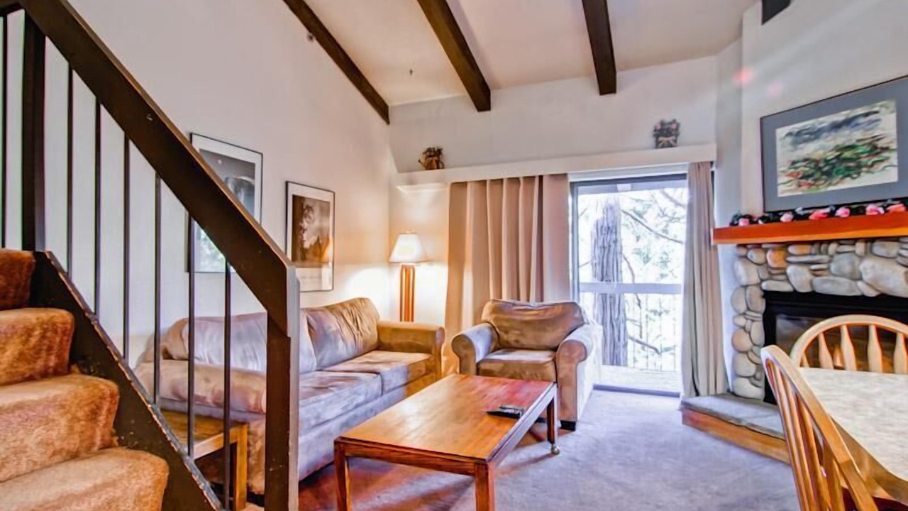 Photo of Livingroom in Yosemite West