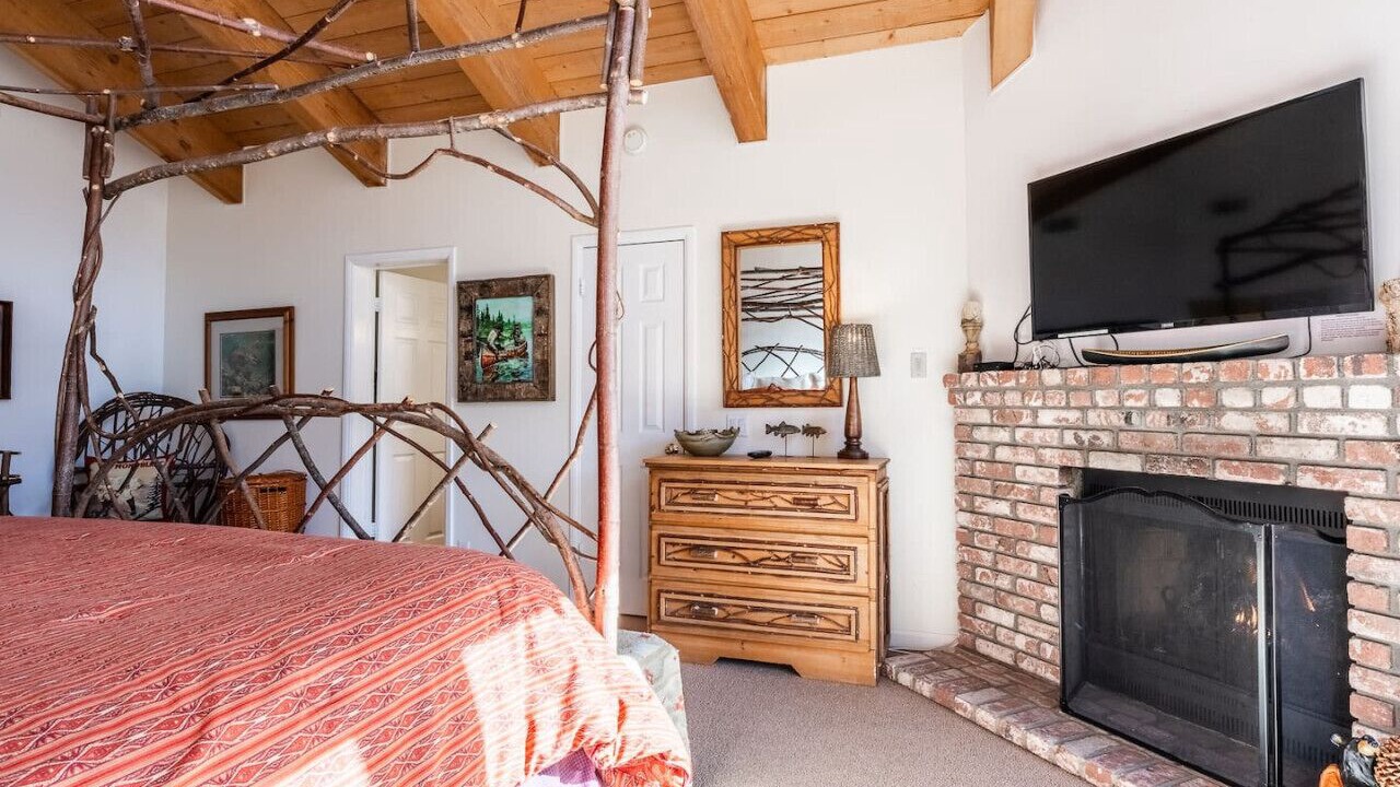 Photo of Bedroom in June Lake