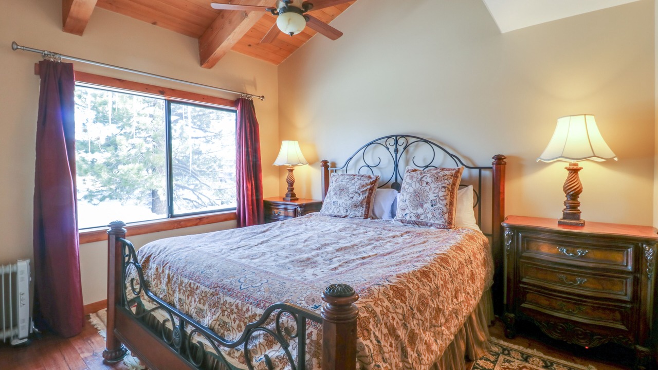 Photo of Bedroom in Mammoth Lakes