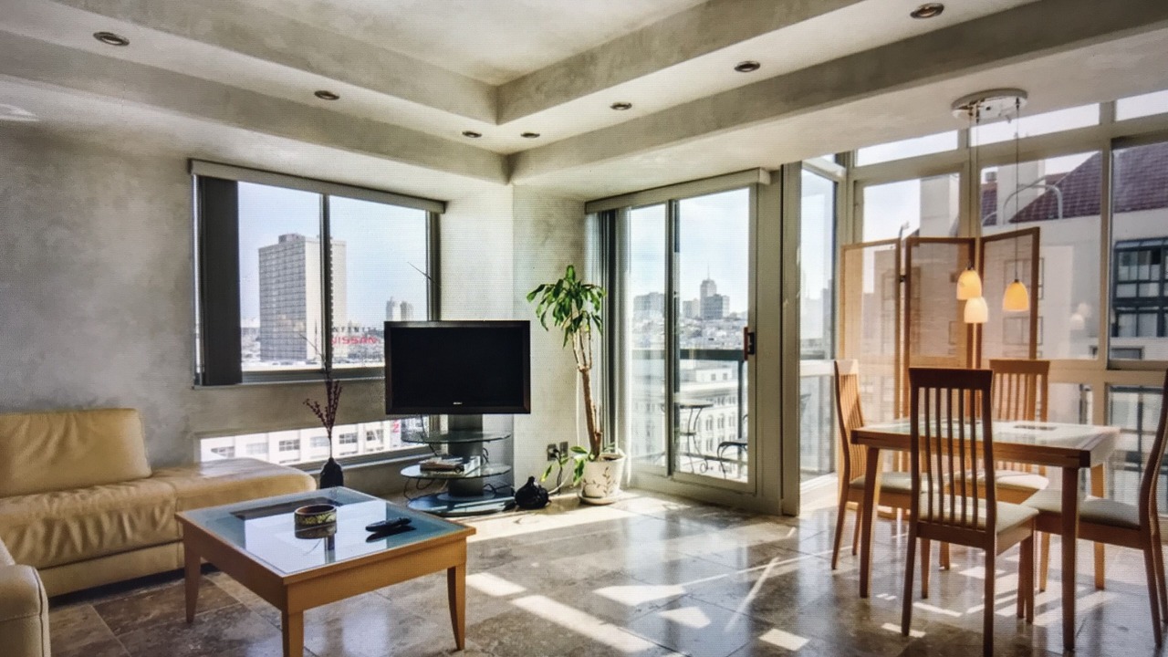 Photo of Livingroom in Cathedral Hill