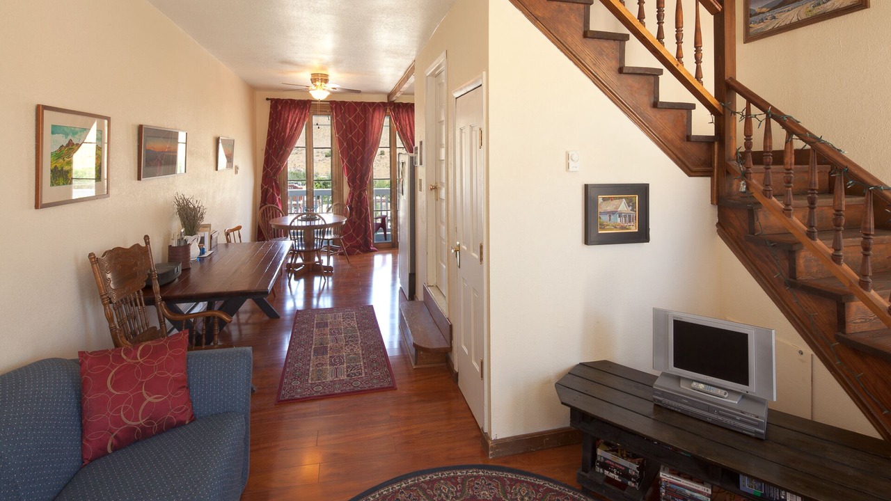 Photo of Livingroom in Eureka