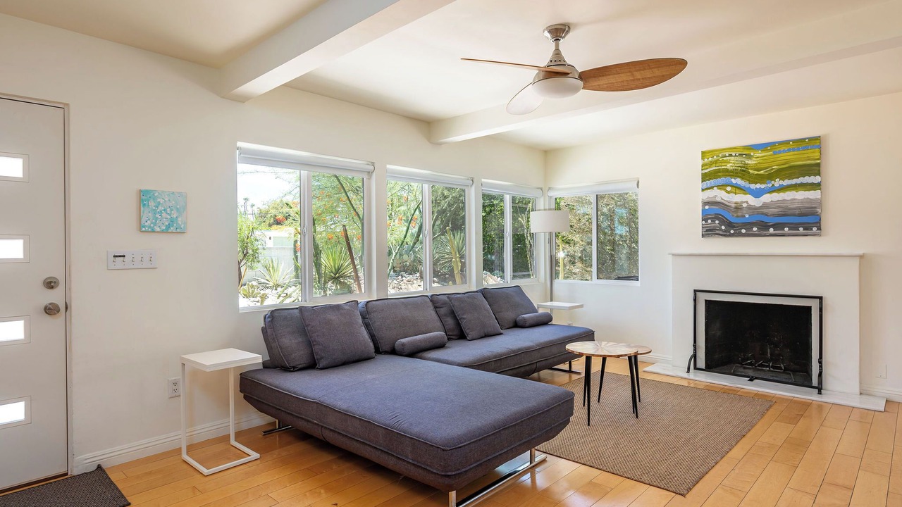 Photo of Livingroom in Tahquitz River Estates