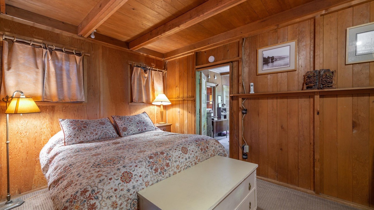 Photo of Bedroom in Chambers Lodge