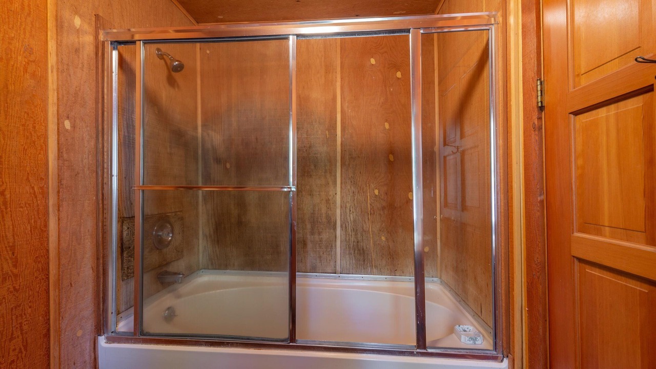 Photo of Bathroom in Chambers Lodge