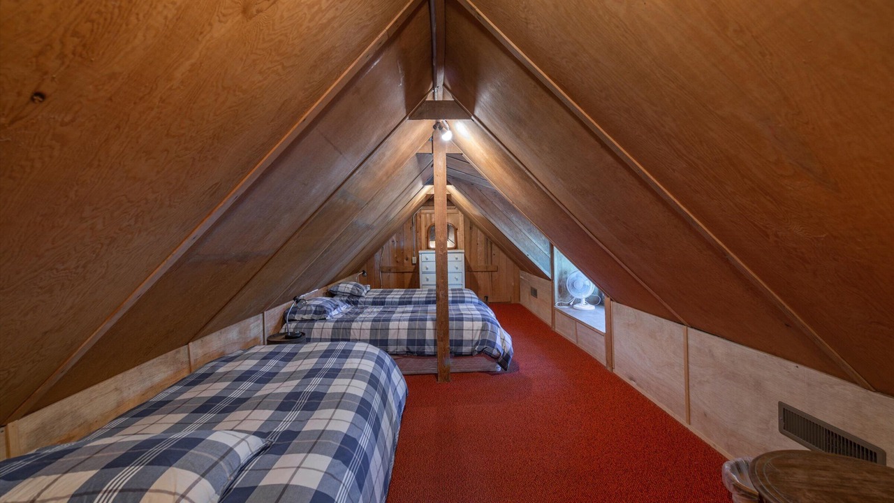 Photo of Bedroom in Chambers Lodge