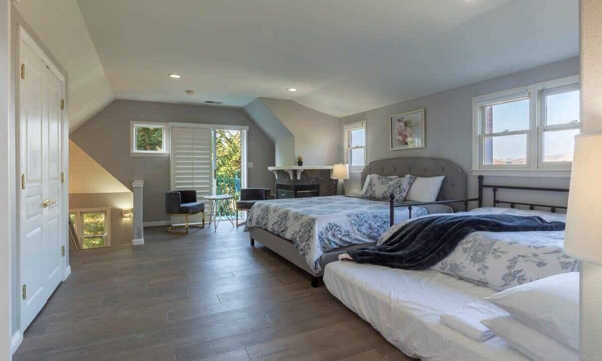 Photo of Bedroom in Rockaway Beach