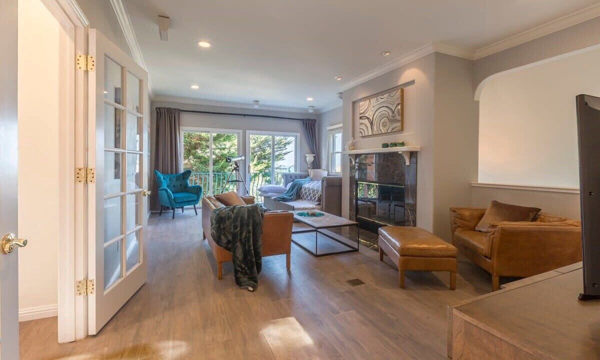 Photo of Livingroom in Rockaway Beach