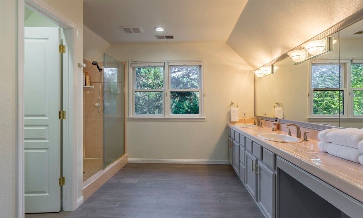 Photo of Bathroom in Rockaway Beach
