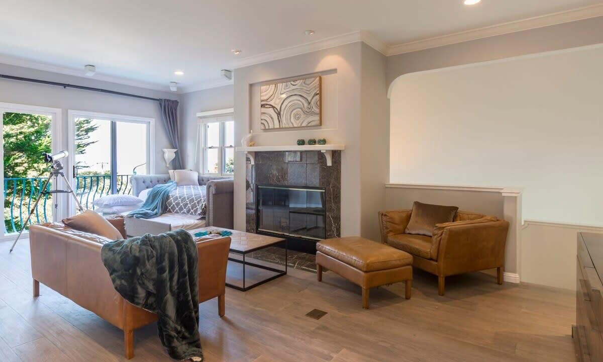 Photo of Livingroom in Rockaway Beach