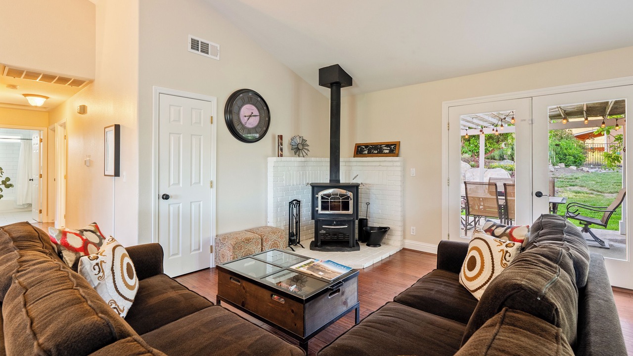 Photo of Livingroom in Templeton