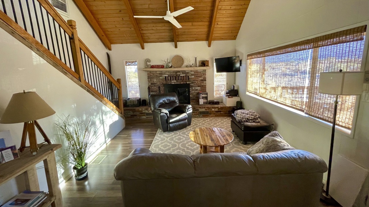 Photo of Bedroom in Lone Pine
