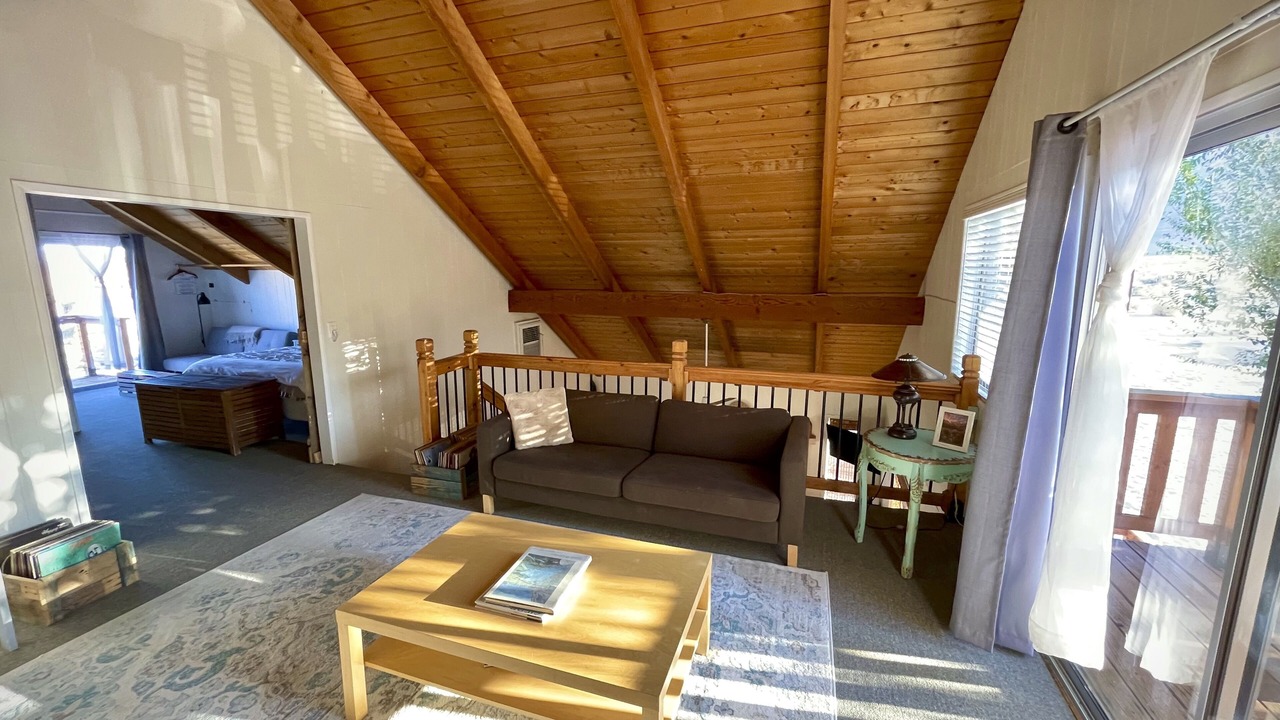 Photo of Patio Balcony in Lone Pine